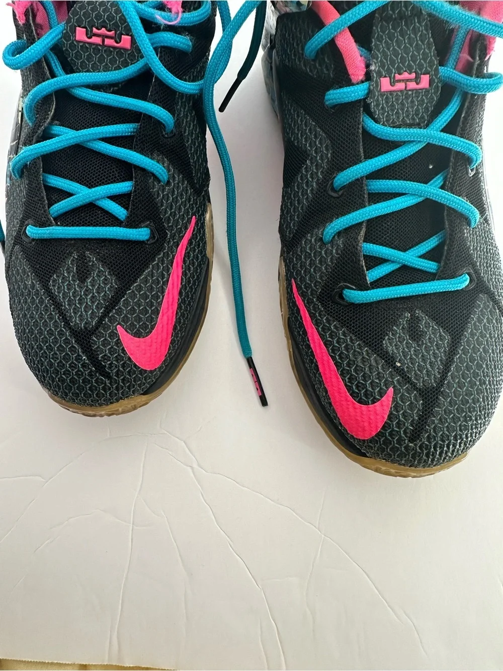 Nike LeBron XLL 12 23 Chromosome Kids Black and pink Sneakers Blue Laces Size 6Y
